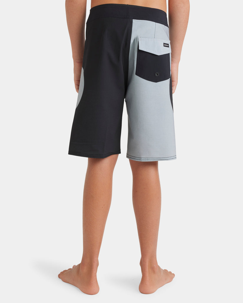 Boys 8-16 Highline Griff 17" Performance Boardshorts