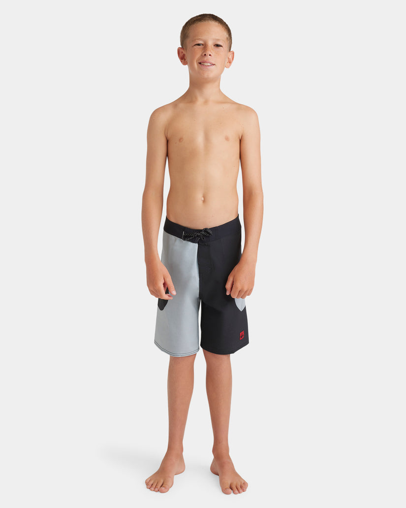 Boys 8-16 Highline Griff 17" Performance Boardshorts