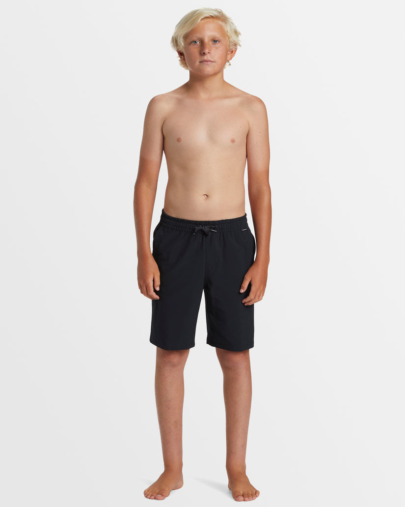 Boys 8-16 Taxer Amphibian 17" Hybrid Shorts