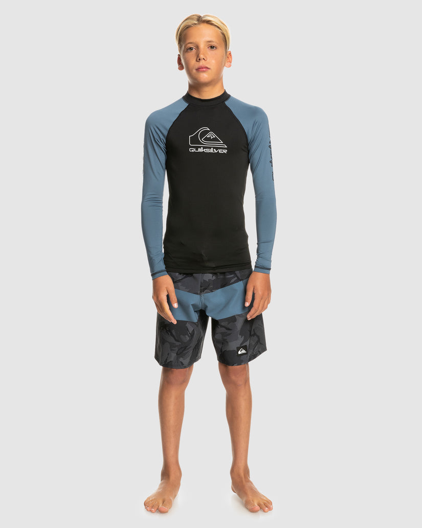 Boys 8-16 On Tour Long Sleeve UPF 50 Rash Vest